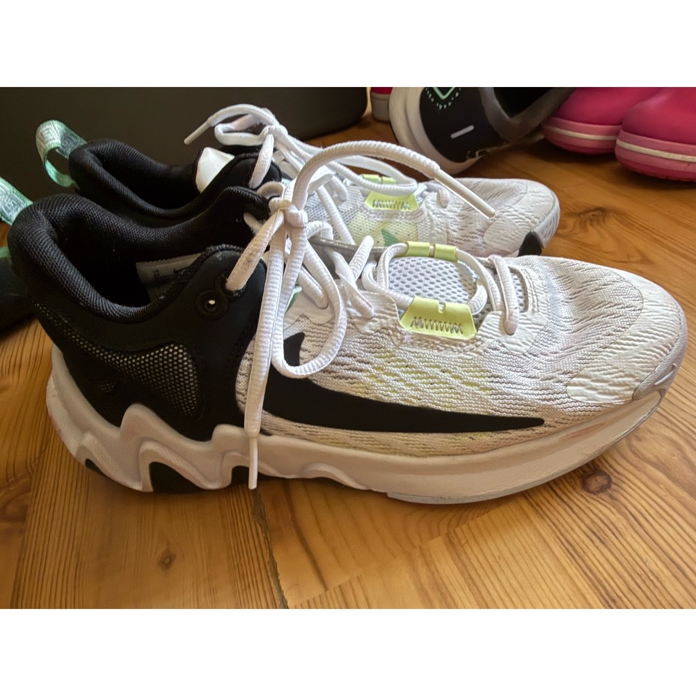 Nike Giannis Immortality 2 White Black Barely Volt DQ1943-101 Mens 6Y Sneakers